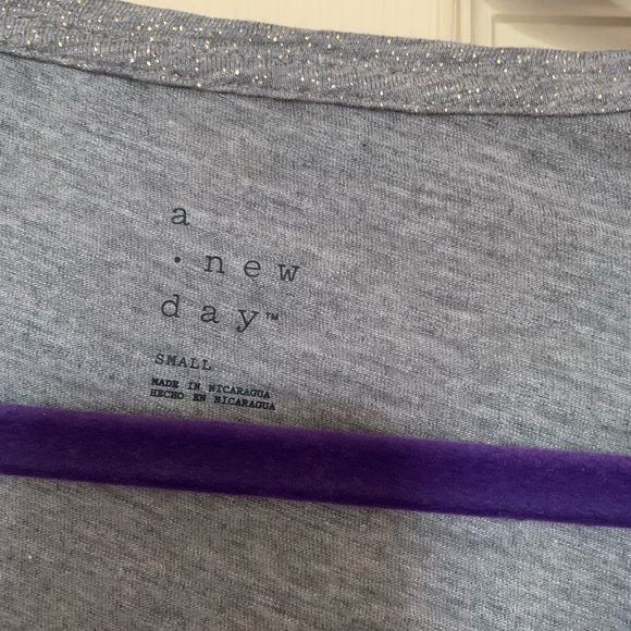 NWOT A New Day Grey w Gold Glitter Top S - Picture 3 of 5